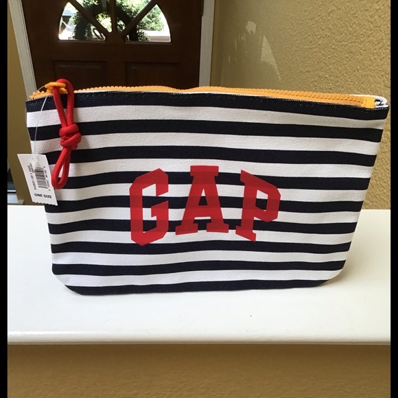 GAP Handbags - NWT - Gap Bag. Canvas Striped Bag With Logo